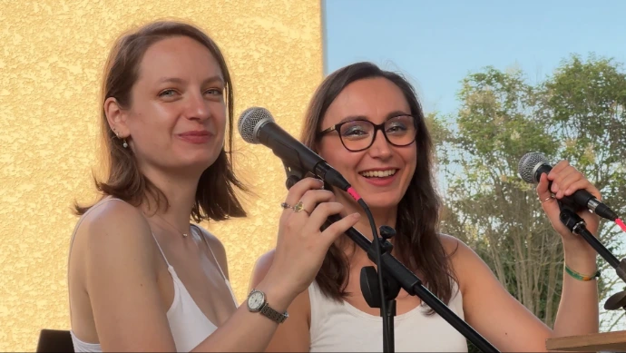 photos des deux chanteuses du Coco Concert