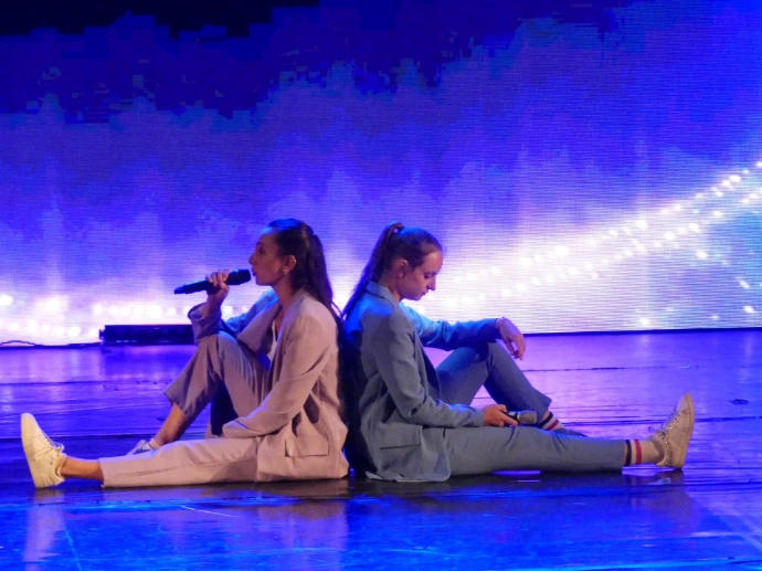 Photo des artistes pendant un concert