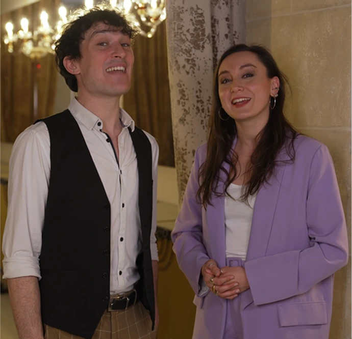 Photo de deux artistes chanteurs de Symbiose